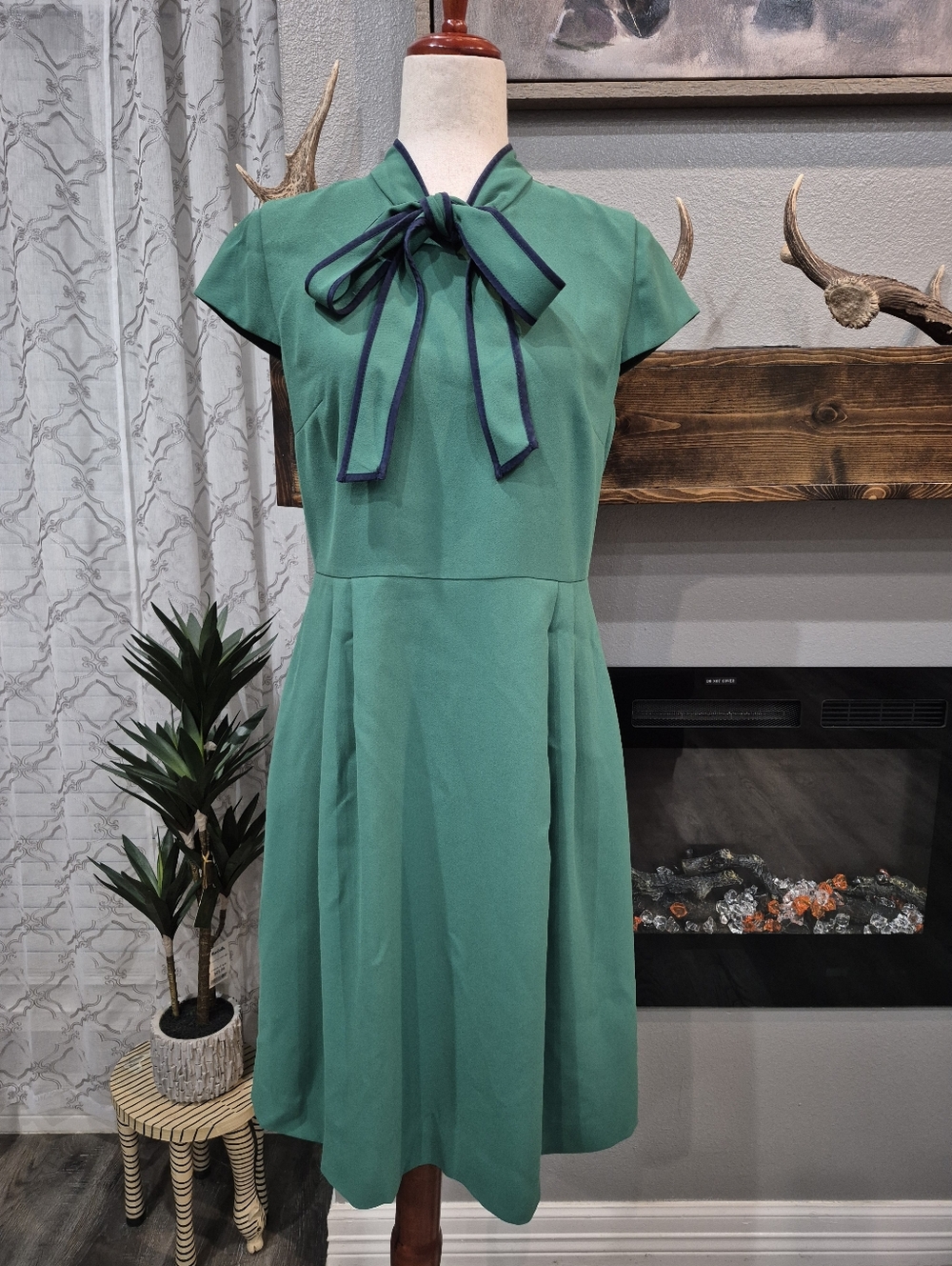 J. Crew Green Midi Dress with Contrast Bow - Picture 2 of 7